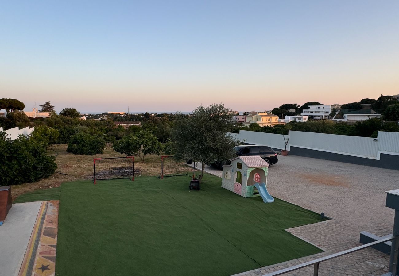 Casa geminada em Albufeira - Moradia T2 Estrelo