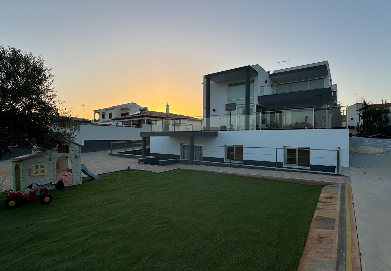 Casa geminada em Albufeira - Moradia T2 Estrelo